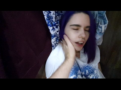 ❤️ Leidsin oma õe kapist ja aitasin tal cumida ☑ Pornovideo at us ❤